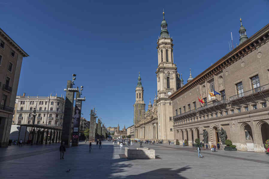 Zaragoza 045 - plaza Nuestra Señora del Pilar.jpg